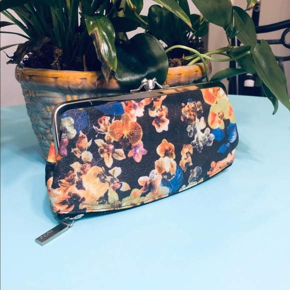 Hobo International Millie Floral Wallet - Picture 1 of 6